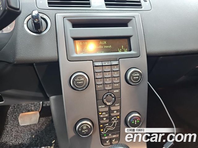 Volvo S40 2009 — photo 16
