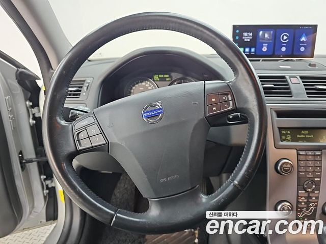 Volvo S40 2009 — photo 20
