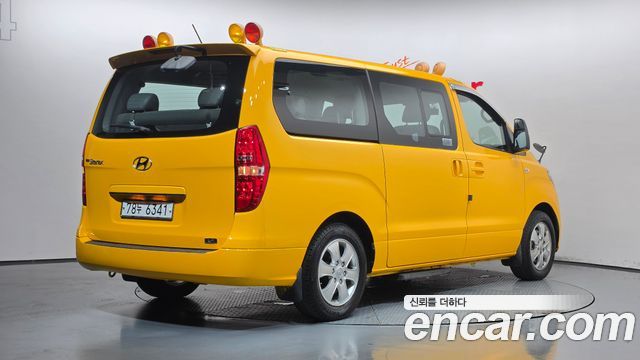 Hyundai Starex 2019 — photo 2
