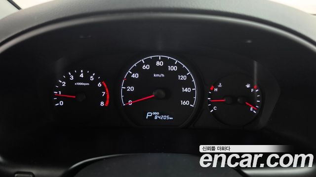 Hyundai Starex 2019 — photo 11