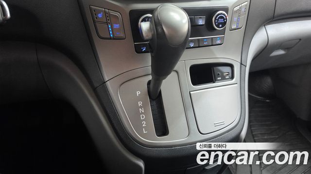 Hyundai Starex 2019 — photo 12