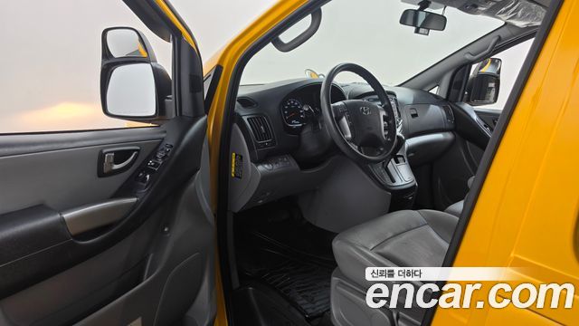 Hyundai Starex 2019 — photo 13