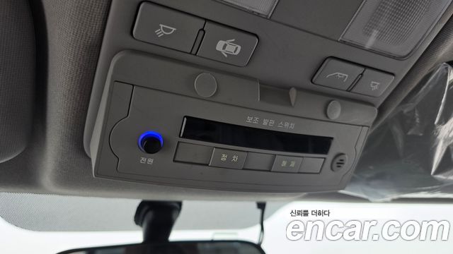 Hyundai Starex 2019 — photo 25