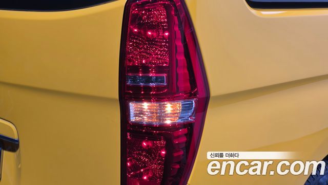 Hyundai Starex 2019 — photo 9