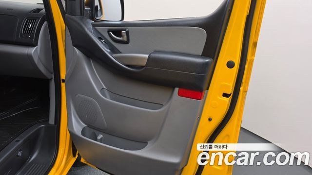 Hyundai Starex 2019 — photo 14