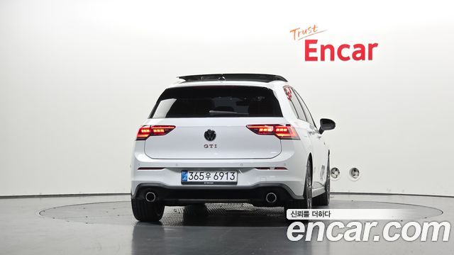 Volkswagen Golf 2025 — photo 4