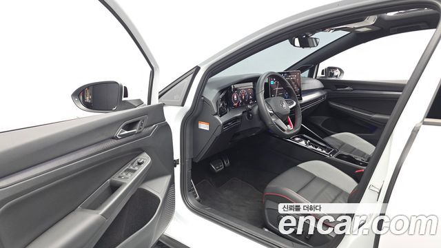 Volkswagen Golf 2025 — photo 13