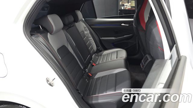 Volkswagen Golf 2025 — photo 18