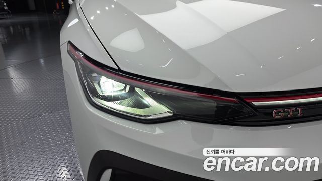 Volkswagen Golf 2025 — photo 8