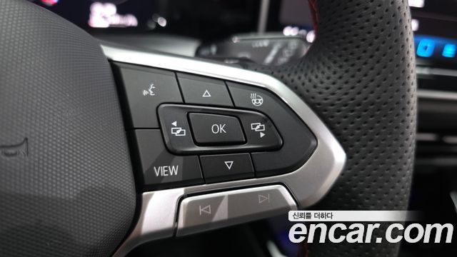 Volkswagen Golf 2025 — photo 28