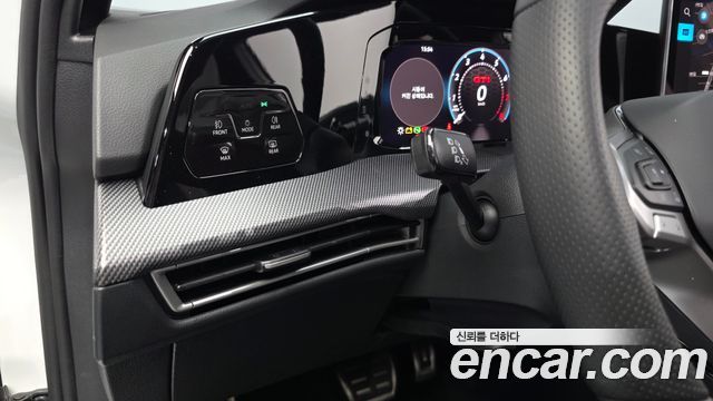 Volkswagen Golf 2025 — photo 29