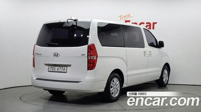 Hyundai Starex 2017 — photo 2