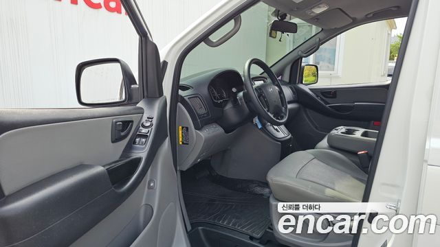 Hyundai Starex 2017 — photo 13