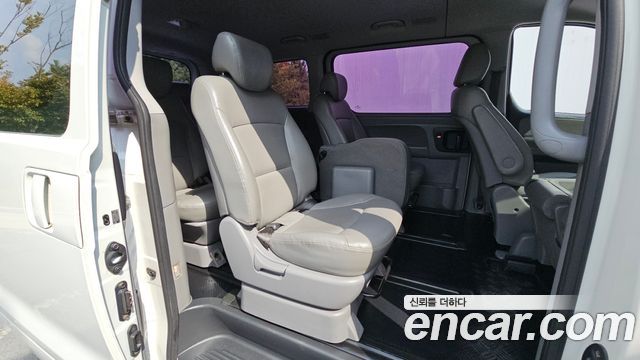 Hyundai Starex 2017 — photo 17
