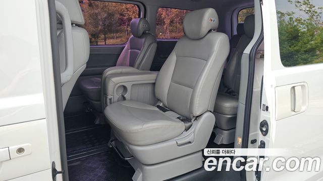 Hyundai Starex 2017 — photo 19