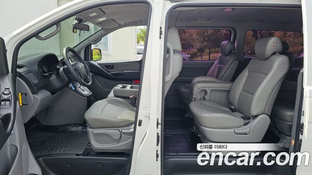 Hyundai Starex 2017 — photo 20