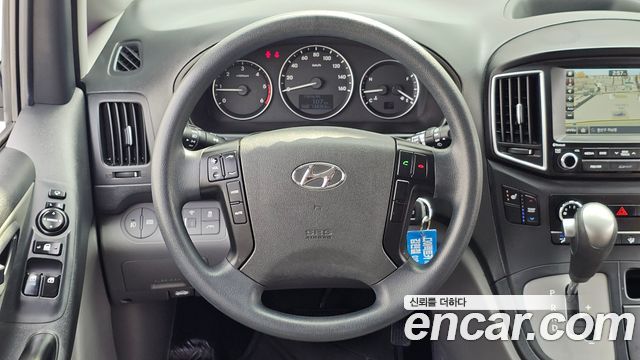 Hyundai Starex 2017 — photo 21