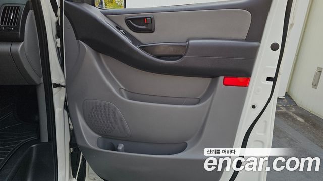 Hyundai Starex 2017 — photo 15