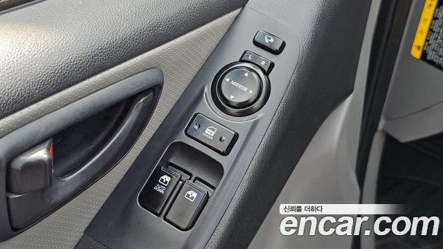 Hyundai Starex 2017 — photo 29