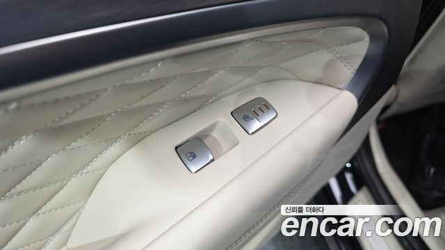 Genesis G70 2020 — photo 36