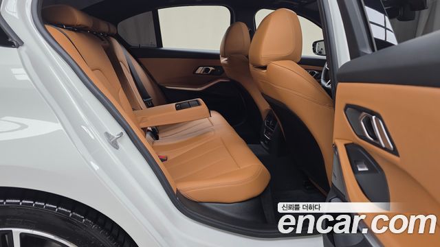 BMW 3-Series 2025 — photo 17