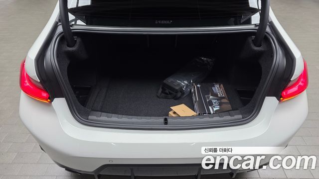 BMW 3-Series 2025 — photo 25