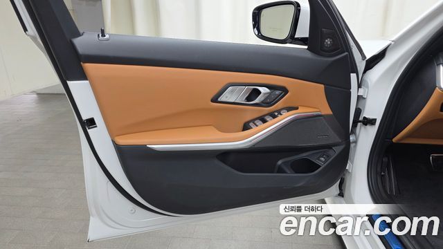 BMW 3-Series 2025 — photo 14