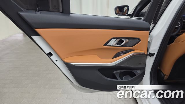BMW 3-Series 2025 — photo 15