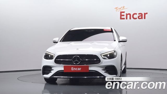 Mercedes-Benz E-Class 2023 — photo 3