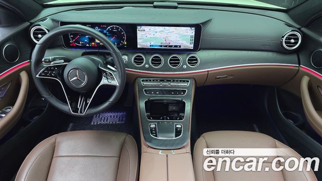 Mercedes-Benz E-Class 2023 — photo 10