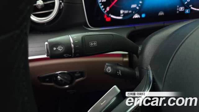 Mercedes-Benz E-Class 2023 — photo 26