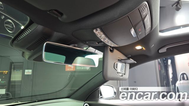 Mercedes-Benz E-Class 2023 — photo 32