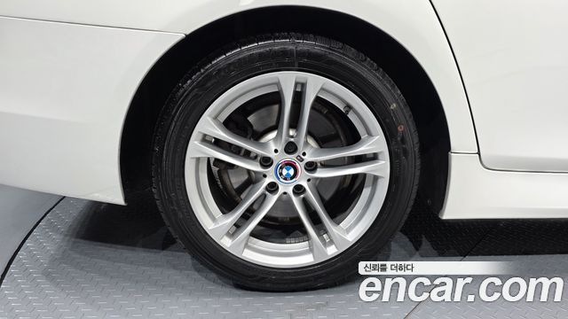 BMW 5-Series 2016 — photo 5