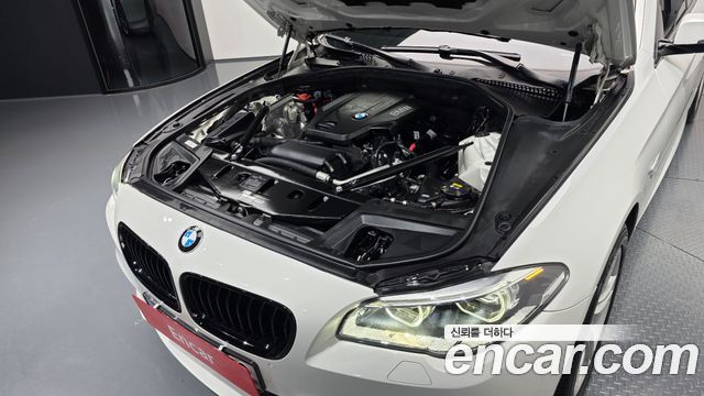 BMW 5-Series 2016 — photo 6