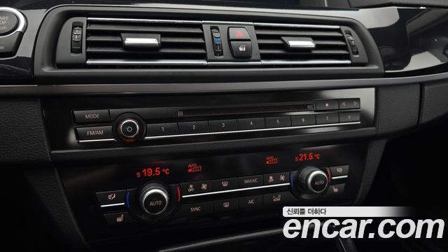 BMW 5-Series 2016 — photo 25