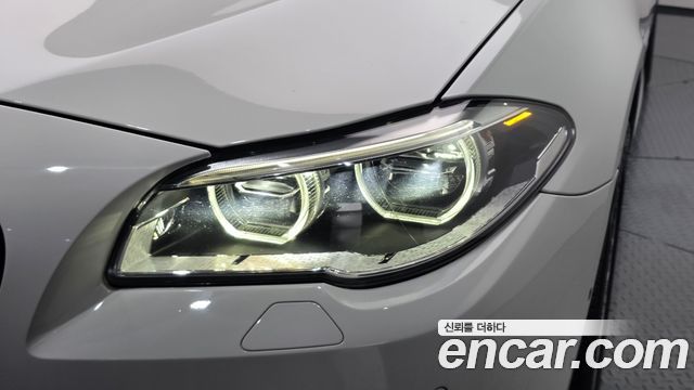 BMW 5-Series 2016 — photo 8