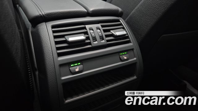 BMW 5-Series 2016 — photo 30