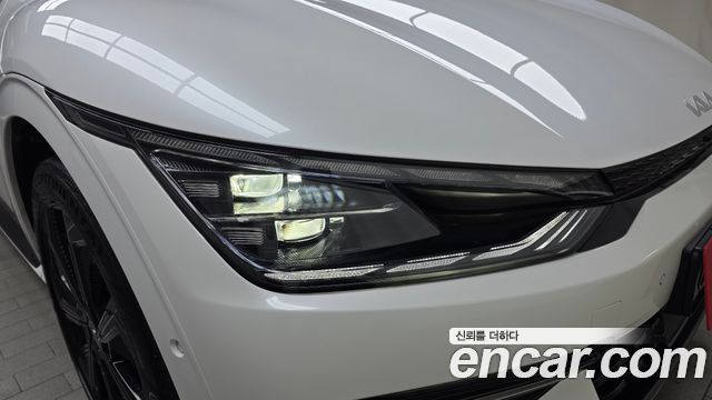 Kia EV6 2023 — photo 8