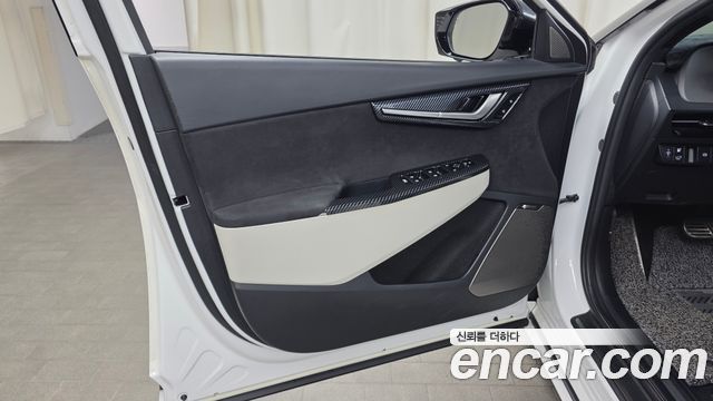 Kia EV6 2023 — photo 14