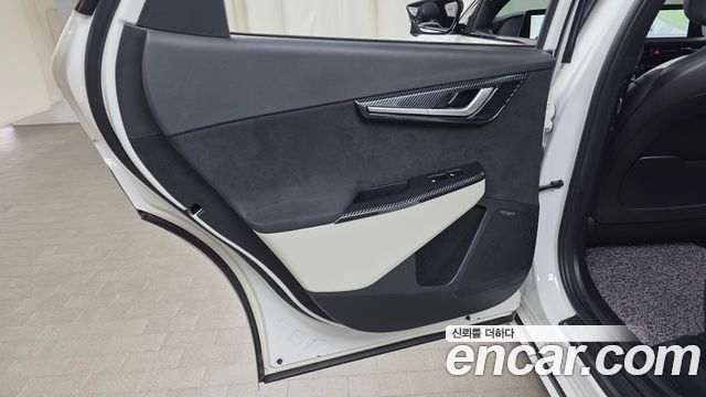Kia EV6 2023 — photo 15