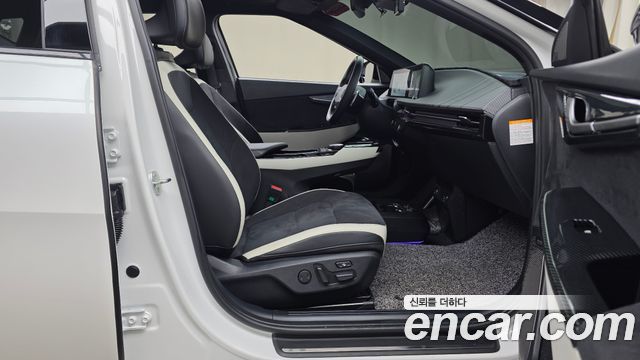Kia EV6 2023 — photo 16