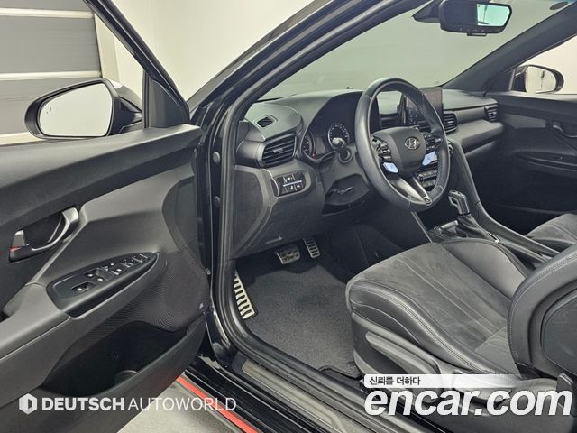 Hyundai Veloster 2021 — photo 11