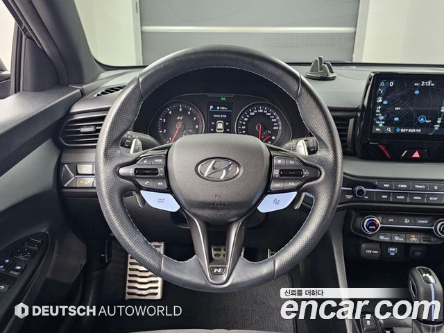Hyundai Veloster 2021 — photo 13