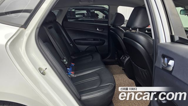 Kia K5 2016 — photo 12