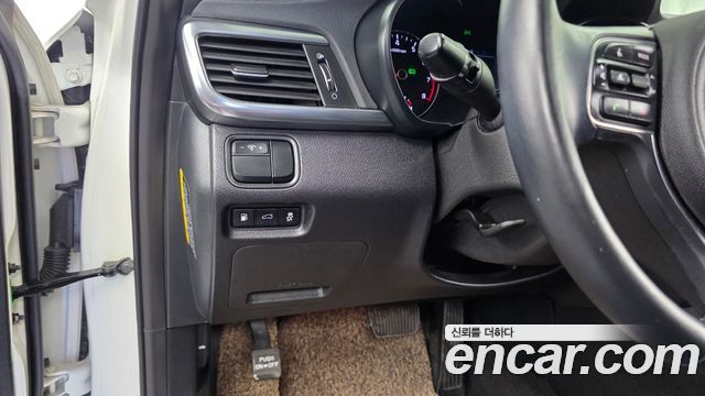 Kia K5 2016 — photo 16