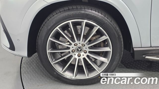Mercedes-Benz GLE-Class 2023 — photo 5