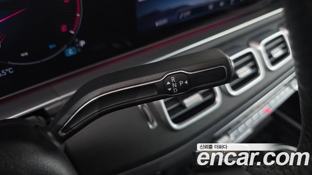 Mercedes-Benz GLE-Class 2023 — photo 12