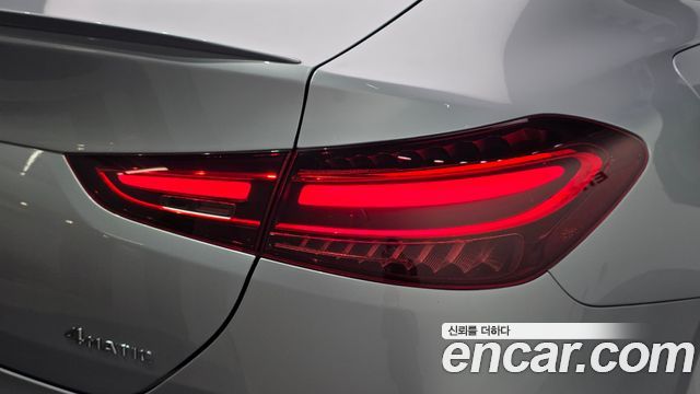 Mercedes-Benz GLE-Class 2023 — photo 9