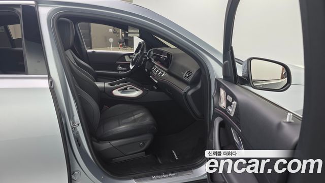 Mercedes-Benz GLE-Class 2023 — photo 16