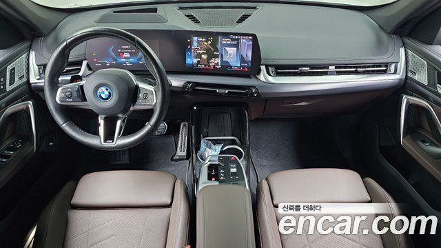 BMW iX1 2023 — photo 10